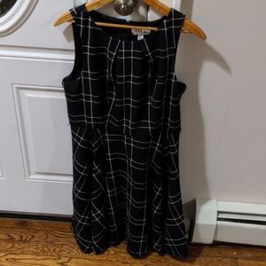 Elle black and white dress